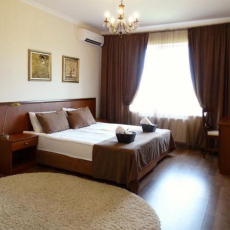 Henry Ford Mini Hotel Oldenburg Bagian luar foto