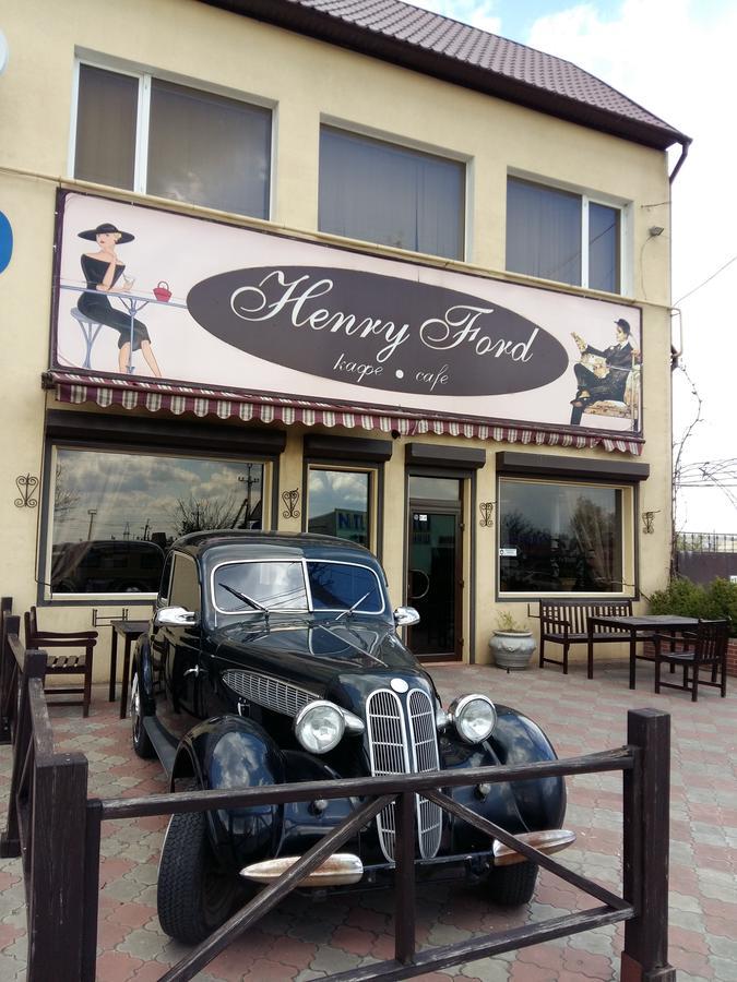 Henry Ford Mini Hotel Oldenburg Bagian luar foto