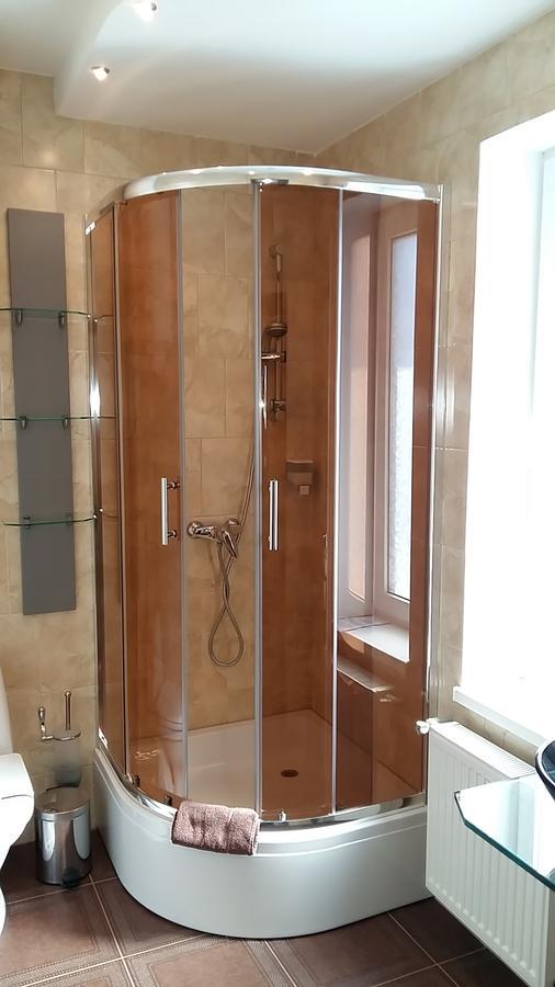 Henry Ford Mini Hotel Oldenburg Bagian luar foto