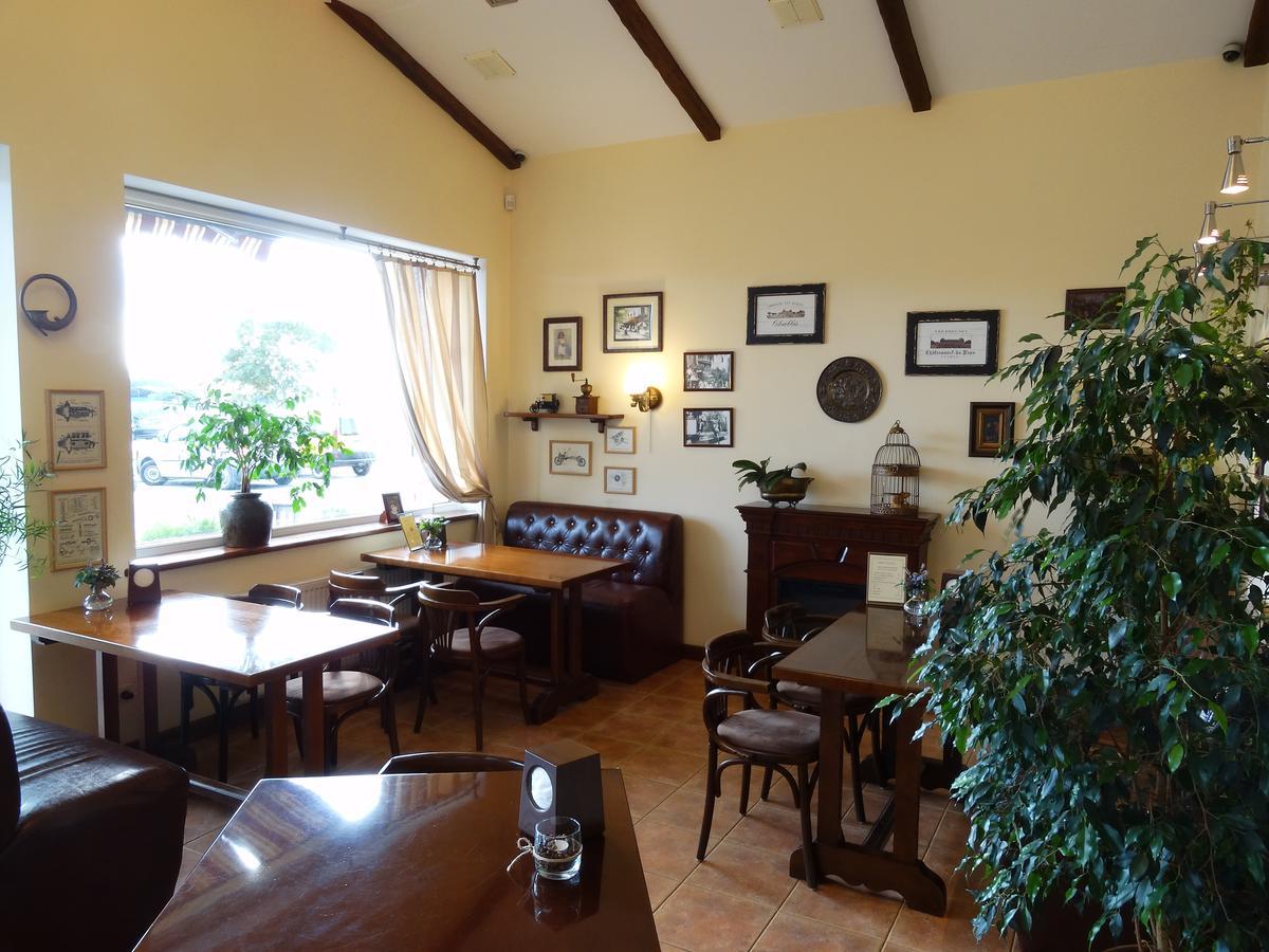 Henry Ford Mini Hotel Oldenburg Bagian luar foto