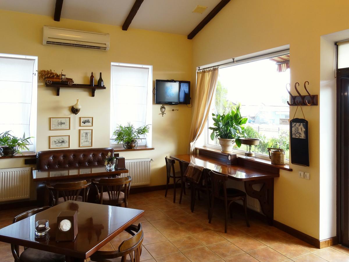 Henry Ford Mini Hotel Oldenburg Bagian luar foto