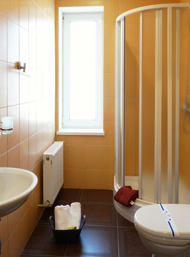 Henry Ford Mini Hotel Oldenburg Bagian luar foto