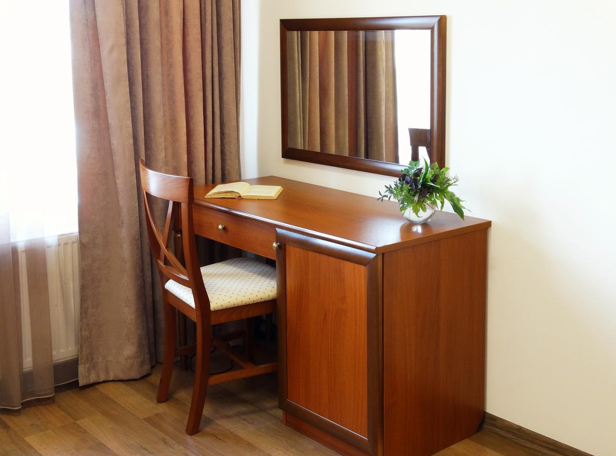 Henry Ford Mini Hotel Oldenburg Bagian luar foto