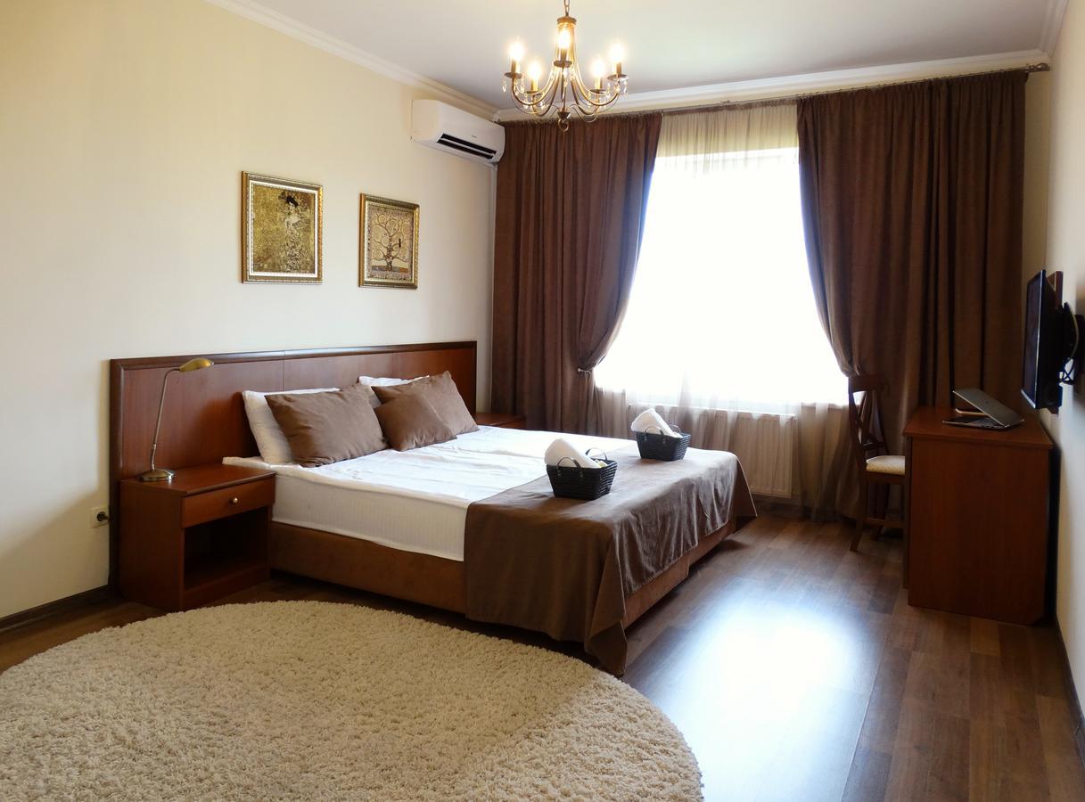 Henry Ford Mini Hotel Oldenburg Bagian luar foto